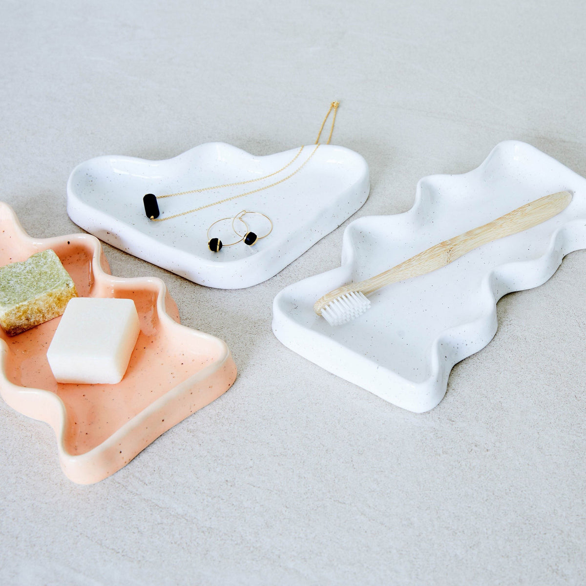 Svuotatasche in ceramica Onda rettangolare – foto 5