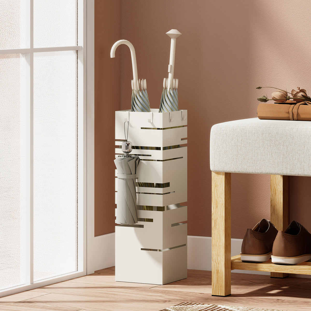 Portaombrelli Quadrato in Metallo con Vassoio Antigoccia Rimovibile e 4 Ganci, 15.5x15.5x49 cm, Beige